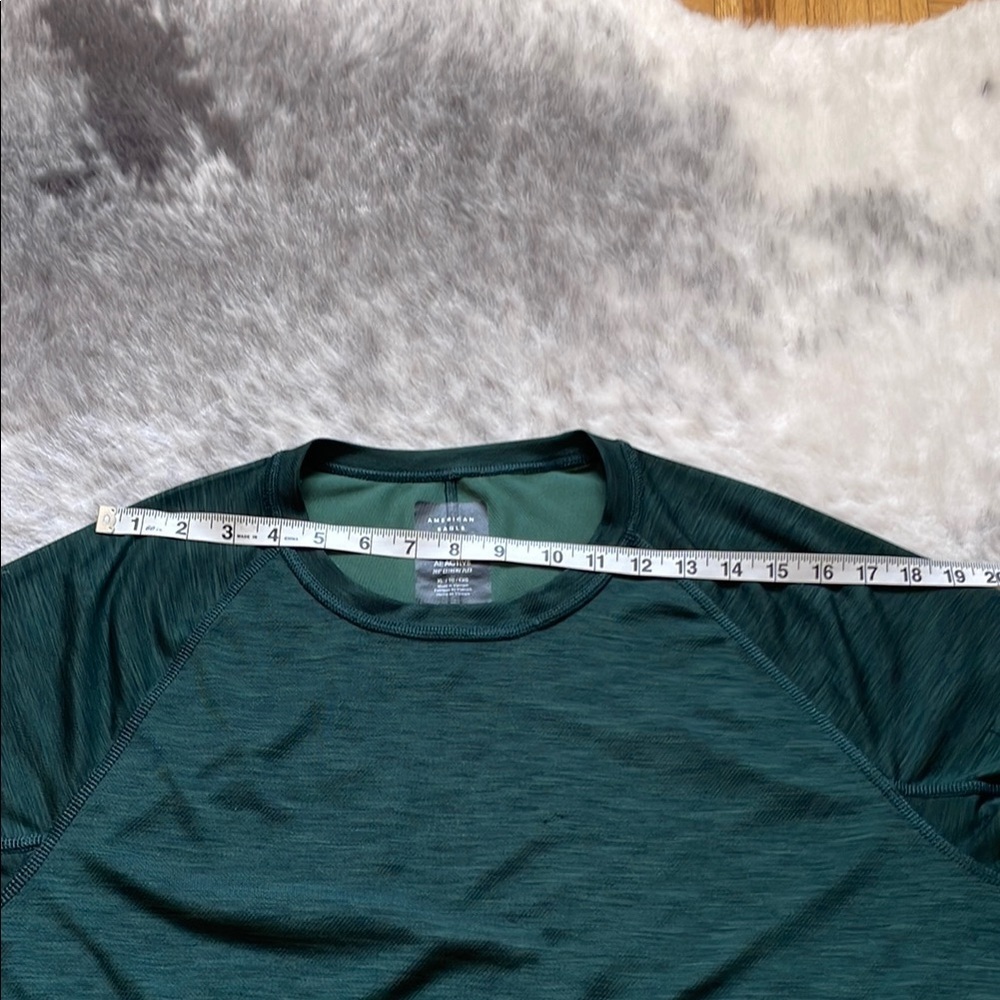 American Eagle Outfitters Green Short Sleeve Gym Tee - Picture 8 of 8